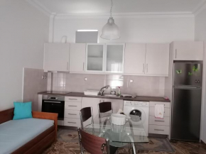 Sofia's apartment, Káristos